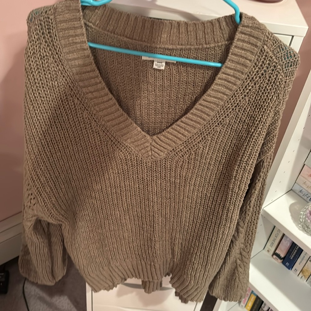 American eagle women’s sweater